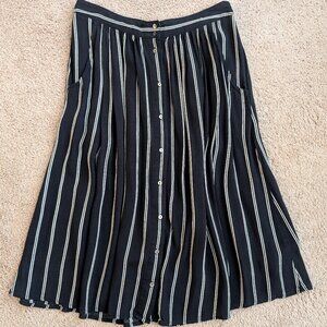 Forever 21 Midi striped skirt with pockets size M